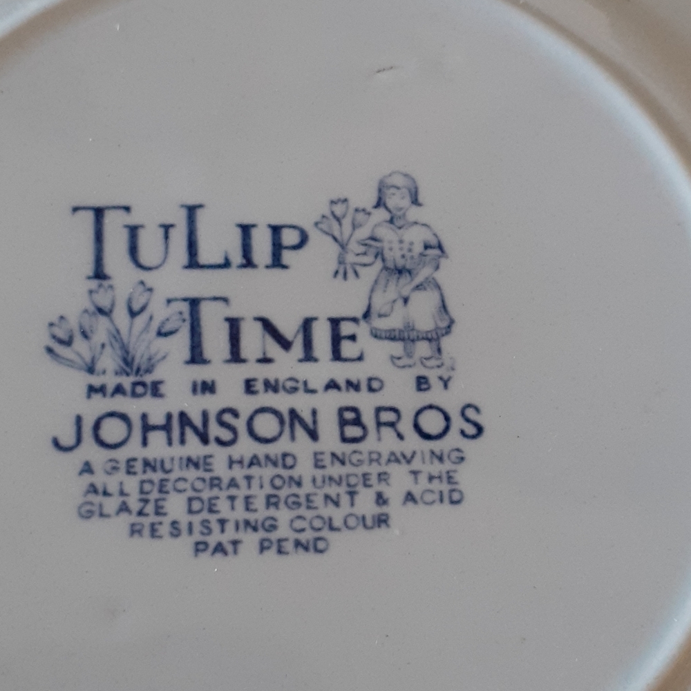 5 piece Johnson Brothers dinnerware - Picture 6 of 6